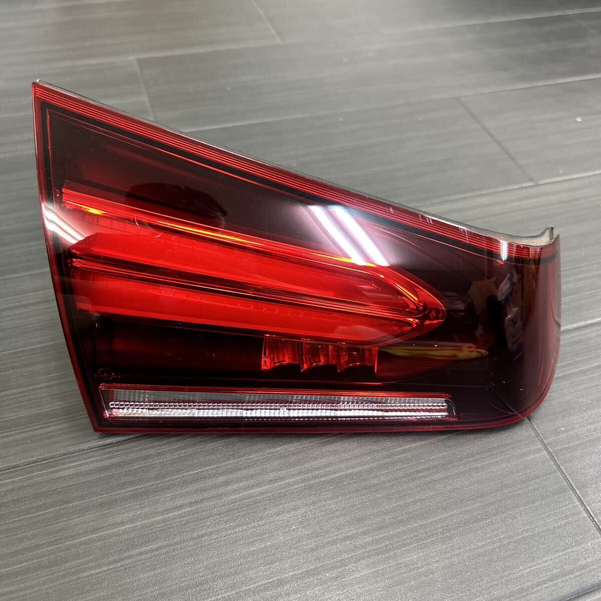 中古 純正 メルセデス・ベンツ Aクラス W177 左テールランプ A1779067100/A1779063701 78番 中古 純正 メルセデス・ベンツ Aクラス W177 左テールランプ A1779067100/A1779063701 78番