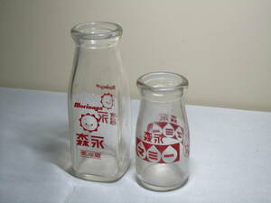  old glass bottle milk bin empty bin forest . milk bin ( four angle 180.). mummy. set Showa Retro 