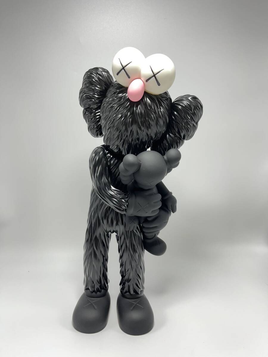 KAWS Take Vinyl Figure Black カウズ フィギュア