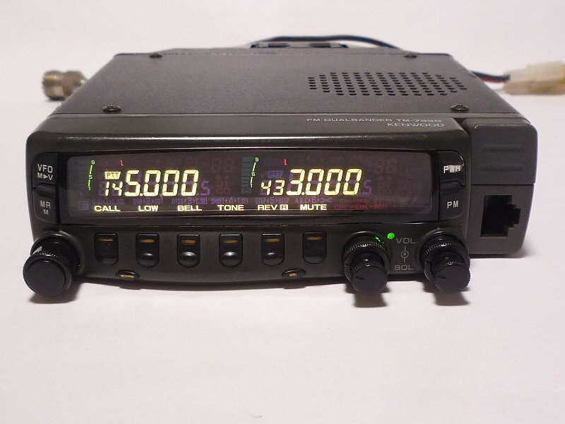 ケンウッド製 TM-733GV 145/430Mhz( 20 / 18 w ) 希少 ケンウッド TM-733デュアルバンダー(ケンウッド TM-733G