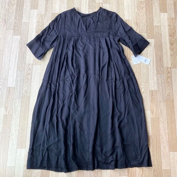 ベルメゾン ワンピース 黒 半袖 新品 タグ付