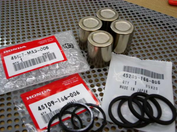 ♪CB750F/FB（RC04-102・103・・)フロントブレーキキャリパー/シール/純正品