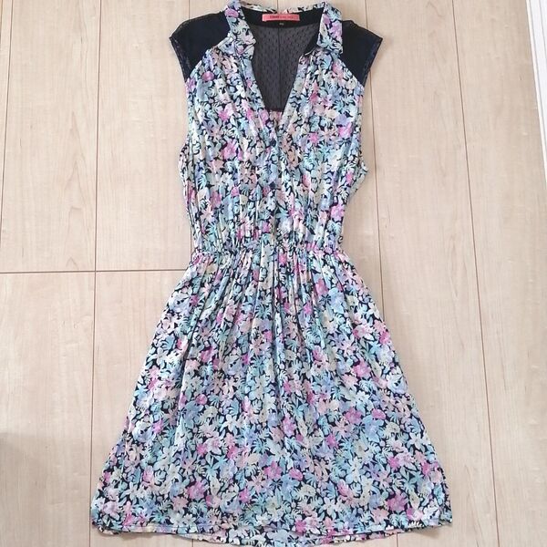 【お買い得☆】 Bershka ベルシュカ ノースリーブ ワンピース 花柄 M