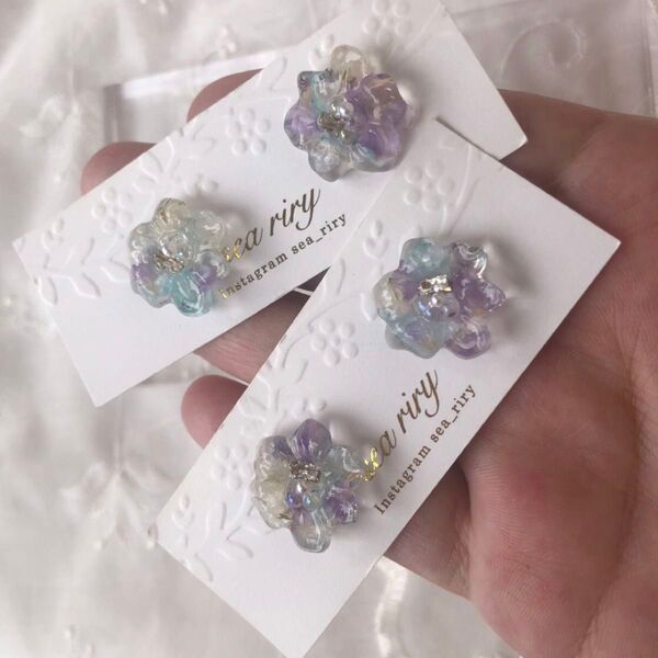 no.1000 限定sale ドライフラワーの1粒ビジューピアス 紫陽花 デルフィニウム かすみ草 スターチス フラワー ビジュー