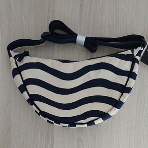 【新品未使用】 ユニクロ ラウンドミニショルダーバッグ 69Navy