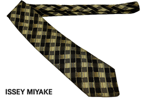 N-1223* free shipping * beautiful goods *ISSEY MIYAKE Issey Miyake * made in Japan check pattern eyes. .. weave cloth silk necktie 