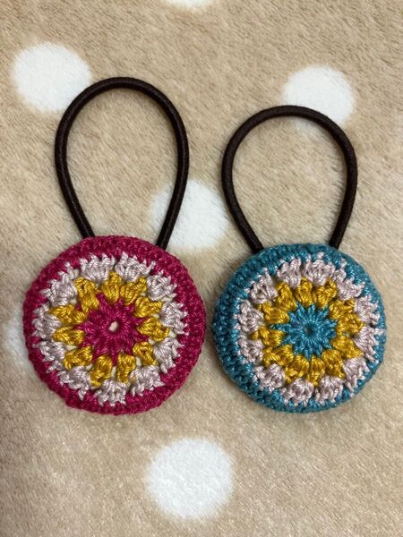 ハンドメイド レース編みヘアゴム47(左)ピンク系&(右)ブルー系