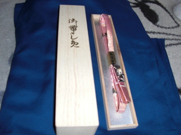 佐賀錦帯び〆 木箱付き帯締め 新品佐賀錦おびしめ 飾り帶止め付き