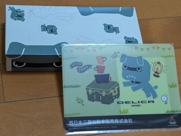 デリ丸イラストの大きいBOXティッシュ&マウスパッド