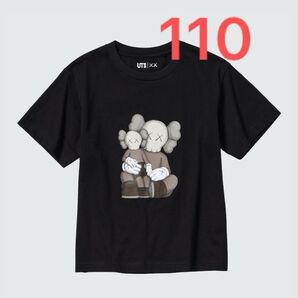 カウズ ut 新品 110cm ユニクロ×カウズ UNIQLO×KAWS ブラック キッズUT Tシャツ 限定コラボ