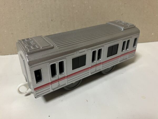 【プラレール】ライト付 大阪市営地下鉄御堂筋線 21系 中間車
