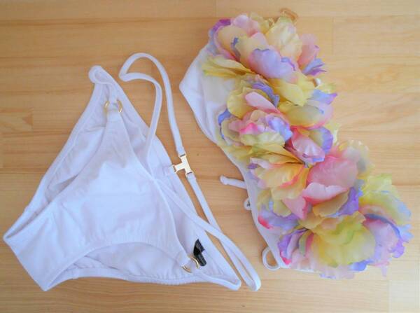 【新品】特価 レディース ビキニ 9Mサイズ 日本製 水着 お花デザイン