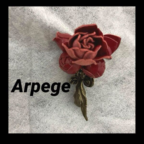 新品|ARPEGE|アルページュ|アンティークローズ|コサージュ|ブローチ|激レア|レザー|ゴールド|燻し|リーフ|バラ|薔薇|赤