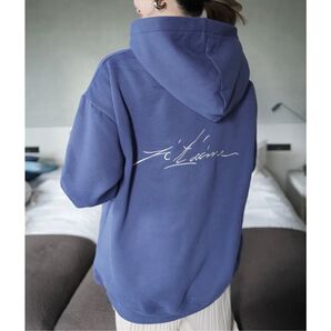 【フリーサイズ】フューティアランド Futier Land バック刺繍ロゴゆったり裏起毛プルオーバー (ブルーグレー)