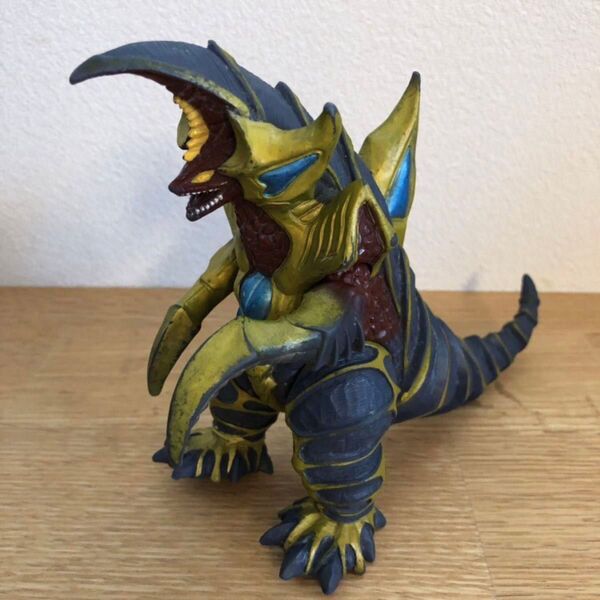 宇宙戦闘獣 超コッヴ ウルトラマンガイア ウルトラ怪獣シリーズ フィギュア