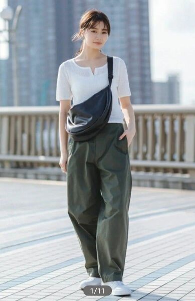 ユニクロU ワイドフィットチノパンツ UNIQLO ワイドパンツ (カラー:オリーブ色)