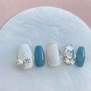 クリスマス フラッシュネイル ブルー 埋め尽くし 白 リボン 韓国 冬 キラキラ シルバー 青 ワンホン 星 ネイル ネイルチップ