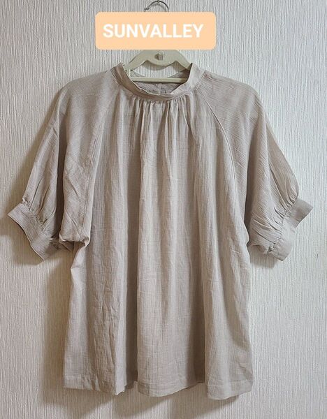 ■SUN VALLEY ・サンバレー ■バック開きギャザーコットンブラウス・新品