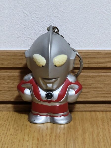 ウルトラマン 光る!鳴る!カラータイマー キーホルダー