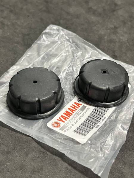 XJR400 ガソリンタンク 取り付けゴム 2個 純正新品 XJR1200 XJR400R XJR400S ヤマハ YSP 外装 フューエルタンク 燃料タンク