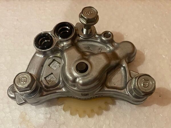 ダックス125 dax125 純正 jb04 オイルポンプ