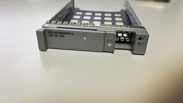HDD マウンタ Cisco UCS 2.5インチ