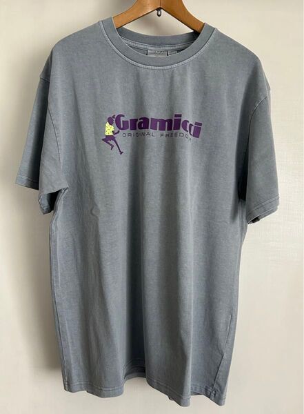 新品未使用!GRAMICCI グラミチ DANCING MAN ブランドロゴプリント 半袖Tシャツ
