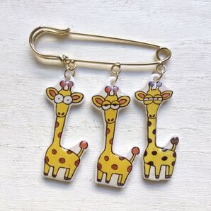 ブローチ キリン 可愛い ハンドメイド