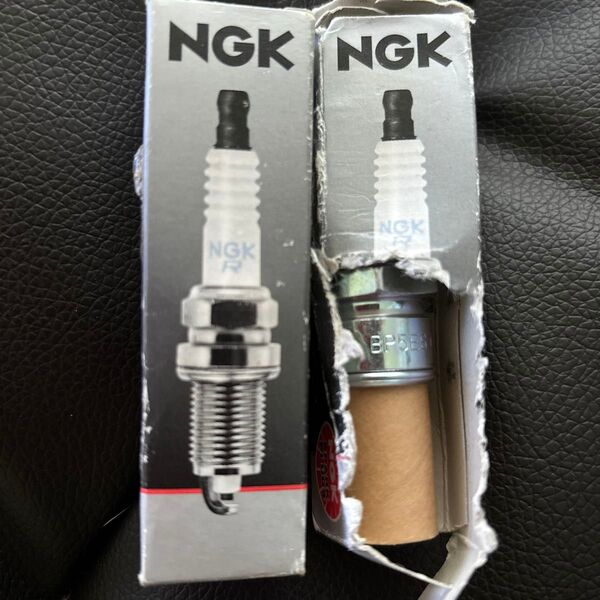 NGK スパークプラグ2個 新品