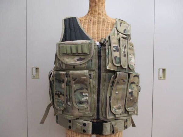 Laylax Ghost Gearタクティカルベスト 着脱式ホルスター付