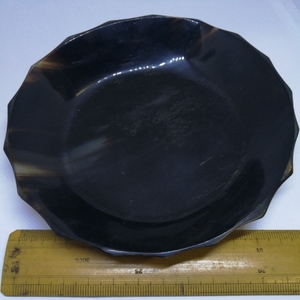 Art hand Auction Bandeja hecha a mano con cuerno de búfalo, cuerno de búfalo, 10 piezas, menos de la mitad de precio, envío gratis, diámetro 17 cm, altura 2, 5 cm, plato de olla, plato étnico indio nuevo sin usar, vajilla japonesa, maceta, tazón pequeño