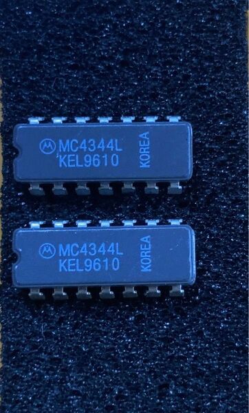 モトローラ MC4344L 位相周波数検出器(phase frequency detector, PFD) 2個