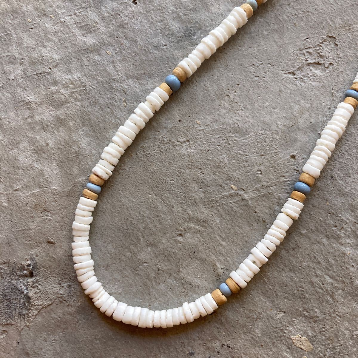 N5 シェル　オレゴン産ブルーオパール　ナチュラル　サーファーズネックレス　ハワ