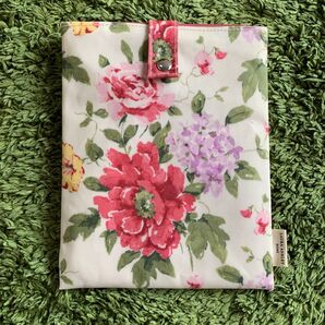 LAURA ASHLEY おむつ替えマット