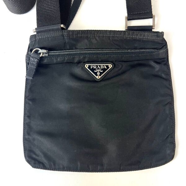 PRADA プラダ ナイロン ショルダーバッグ ブラック 三角プレート ロゴプレート レディース ブランド 正規品 中古品