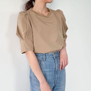 【極美品】JUNOAH パフスリーブボリュームブラウス