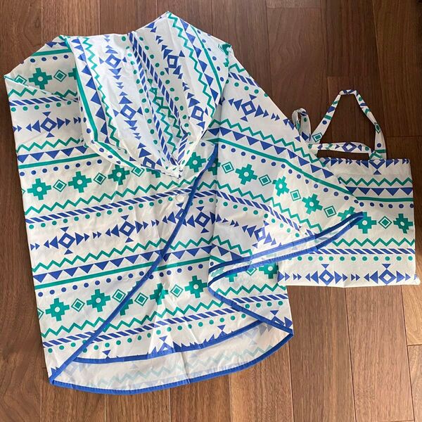 美品!キッズ レインポンチョ 収納バッグ付き キリムブルー