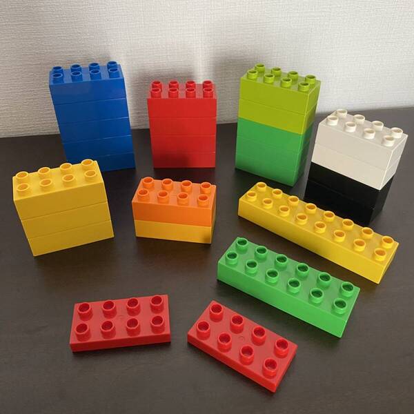 美品 LEGO duplo レゴ デュプロ 正規品 基本 ブロック 2×4 23個 2×8 2×6 薄型 2×4 2個 まとめて セット