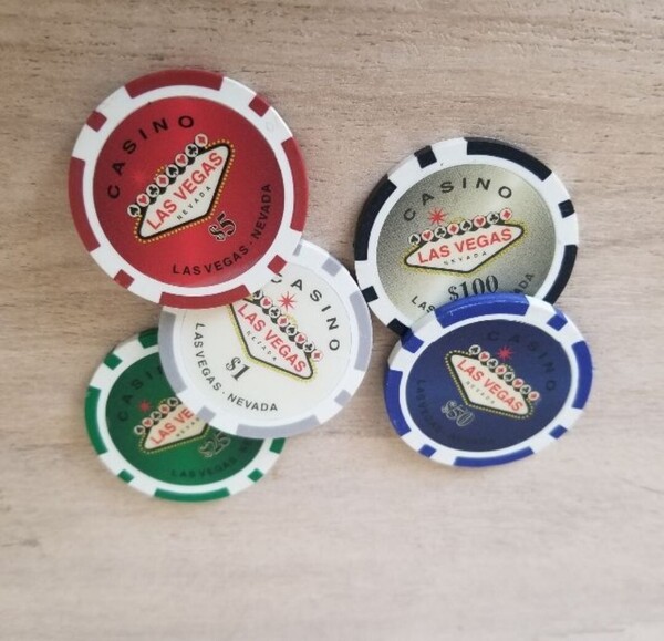 LASVEGAS $100$50$25$5$1ラスベガスカジノチップ 5枚 カジノチップ ボールマーカー コンペ景品に グリーンマーカー