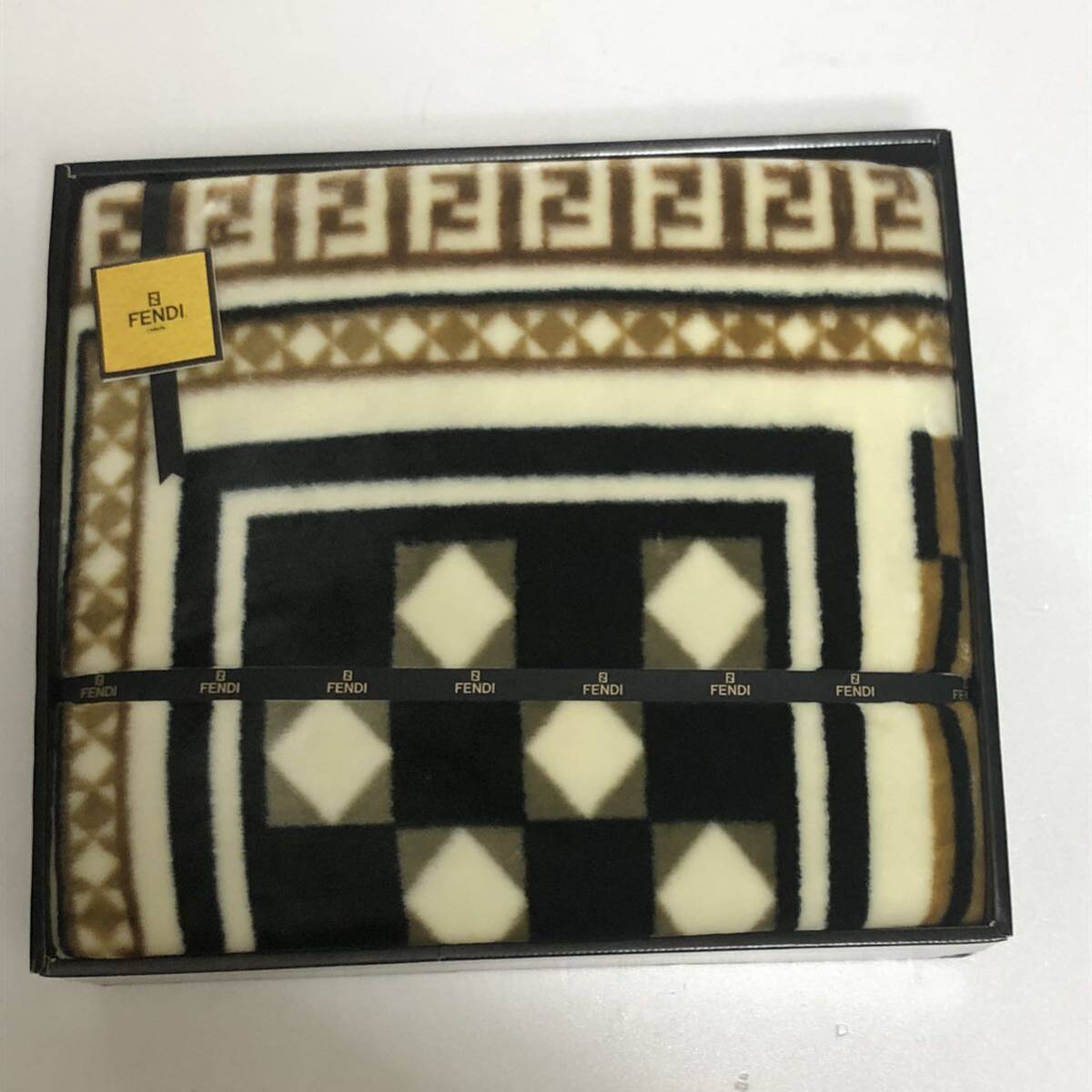 2025年最新】Yahoo!オークション -「毛布」(FENDI)の中古品 2025年最新】Yahoo!オークション -「毛布」(FENDI)の中古品