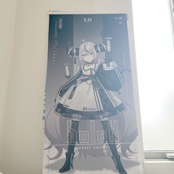 ホロライブ ラプラスダークネス タクティカルメイド タペストリー
