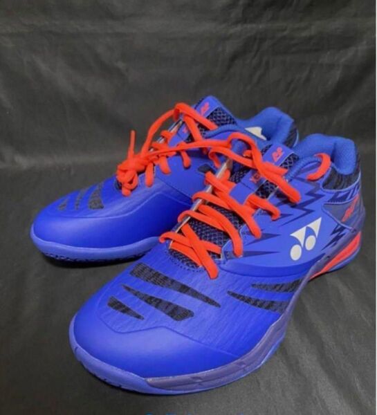 新品 ヨネックス パワークッション840 ミッド 22.5センチ