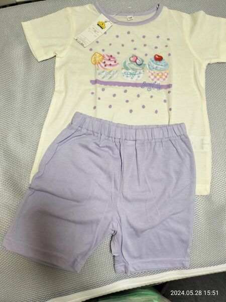 新品未使用品 タグ付き 子ども キッズ 女の子 ガールズ 半袖Tスーツパジャマ 100サイズ(ケーキ柄)