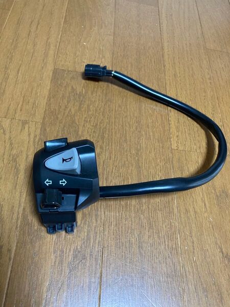 ハンターカブCT125 (JA65)純正 ウィンカー、ホーン、ハイビーム切替スイッチ 新車外し 写真の物のみ