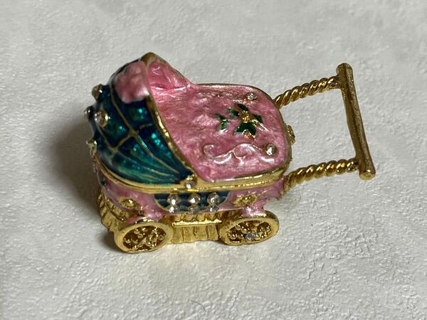 アクセサリー入れ 小物入れ ディスプレイ用品 バギー 乳母車 ピンク グリーン リングケース メタル製 保存箱付き 可愛い 新品
