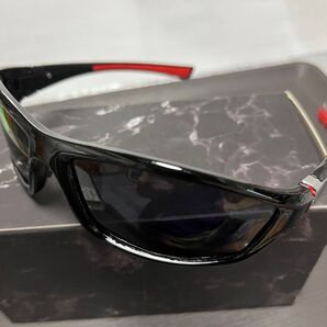 11 スポーツサングラス