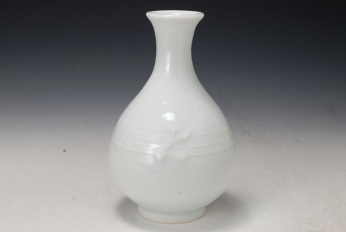 豪華ラッピング無料 ∞ 高さ約18.8cm 共箱付き】 扁壷 白磁 上田恒次 ∞【 美 南 花器、壷