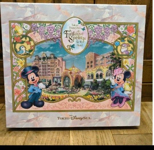 ファンタジースプリングスお菓子空箱&ファンタジースプリングスステッカー&バルーン Disney