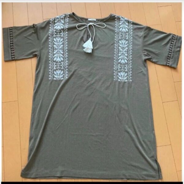 【本日まで出品ラストSALE】エンプロイダリートップス Tシャツ 半袖 半袖Tシャツ カットソー