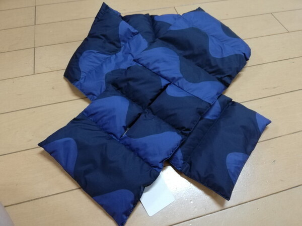 未使用タグ★ユニクロのマリメッココラボマフラー★ブルー系